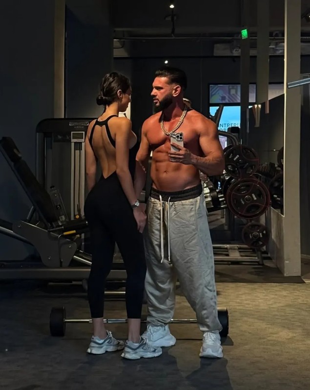 Dorian Popa și noua lui iubită, ironii la adresa unei ispite de la Insula Iubirii 2025. Cum a reacționat George Jaguarul când a văzut