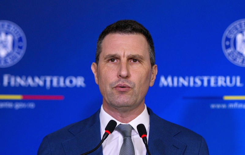 Statul are dificultăți în a găsi bani pentru plata salariilor și pensiilor, recunoaște Tanczos Barna pentru prima dată