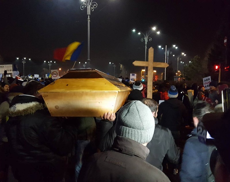 A patra zi de proteste. 300.000 de oameni au ieșit în stradă în toată țara | FOTO & VIDEO