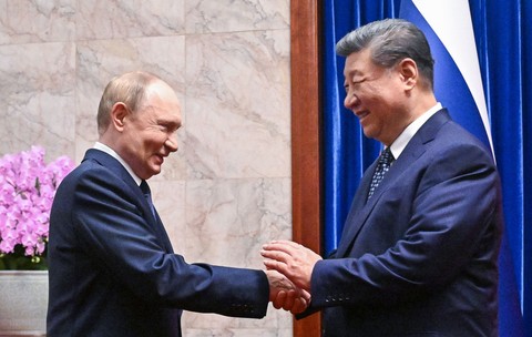 Vladimir Putin, sub papucul lui Xi Jinping. Cum este forțat liderul de la Kremlin să furnizeze Chinei gaze la prețul pieței interne din Rusia