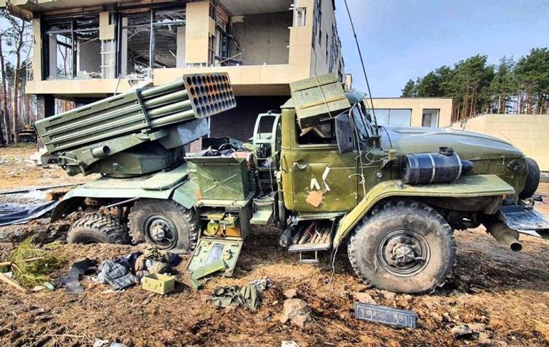 Un milionar ucrainean spune că le-a cerut forțelor de la Kiev să-i bombardeze vila, după ce rușii s-au instalat în ea