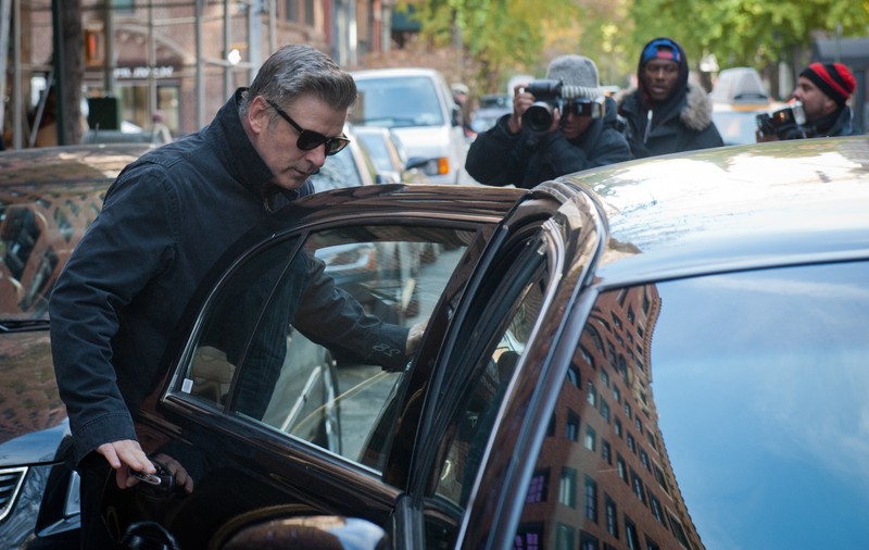 IREAL! Alec Baldwin, ARESTAT PENTRU UN MOTIV care TE VA LĂSA MASCĂ | FOTO