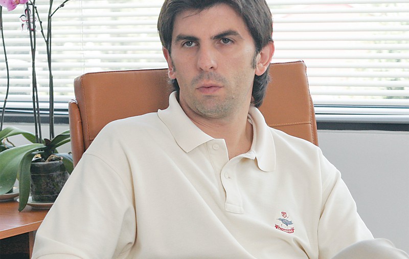 Laptop-ul lui Lupescu, vândut!