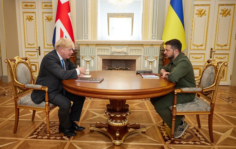O petiție ironică îl propune pe Boris Johnson premier la Kiev. Ce puncte forte consideră ucrainenii că are „Johnsoniuk”