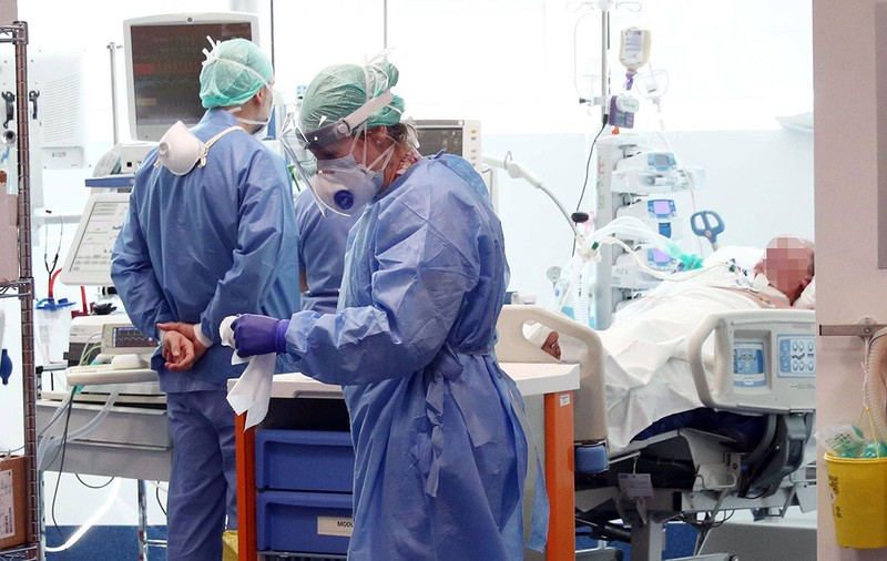 48 de spitale au nevoie de echipamente sanitare și de protecție. Medicii fac apel la oameni să doneze prin SMS: ”Cu mâinile goale, nimeni nu poate salva vieți. Nu e timp de pierdut”