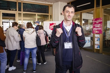 Georgianul Giorgi Abuladze a venit în România pentru a-i ajuta pe refugiaţii ucraineni Foto: Eli Driu