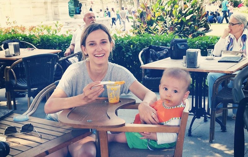 DANA ROGOZ, PRIMA VACANŢĂ în TREI în AFARA ŢĂRII! STRĂINII l-au TRATAT ca pe UN PRINŢ pe BĂIEŢELUL EI!