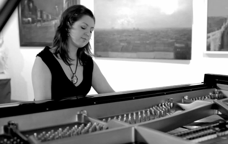 O ieșeancă este muză pentru tinerii britanici