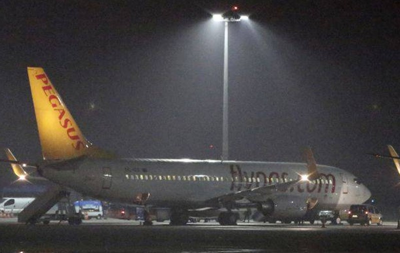 SOCI 2014. Bărbatul care voia să deturneze un avion la Jocurile Olimpice, ANCHETAT PENTRU TENTATIVĂ DE ACT TERORIST