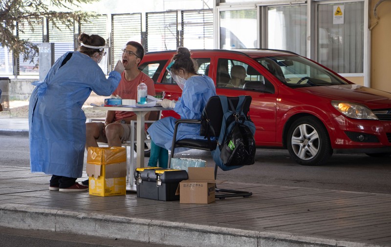 Atena anunță restricții la graniță: turiștii care intră prin vama Kulata trebuie să aibă un test negativ COVID făcut în ultimele 72 de ore