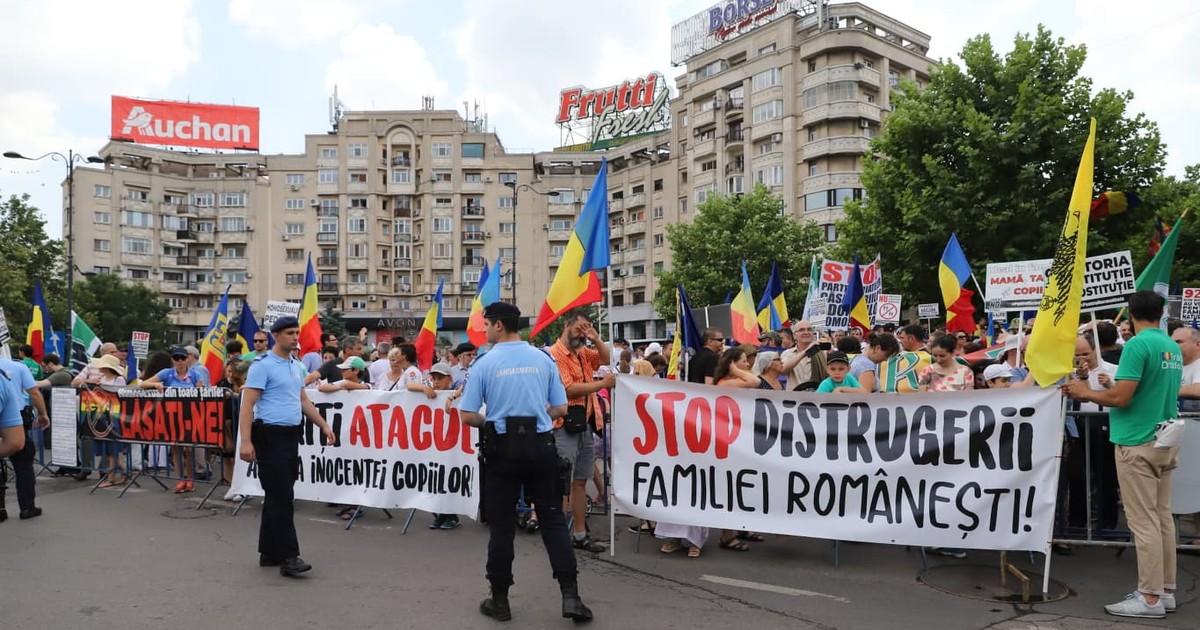 Marș împotriva comunității LGBT în București