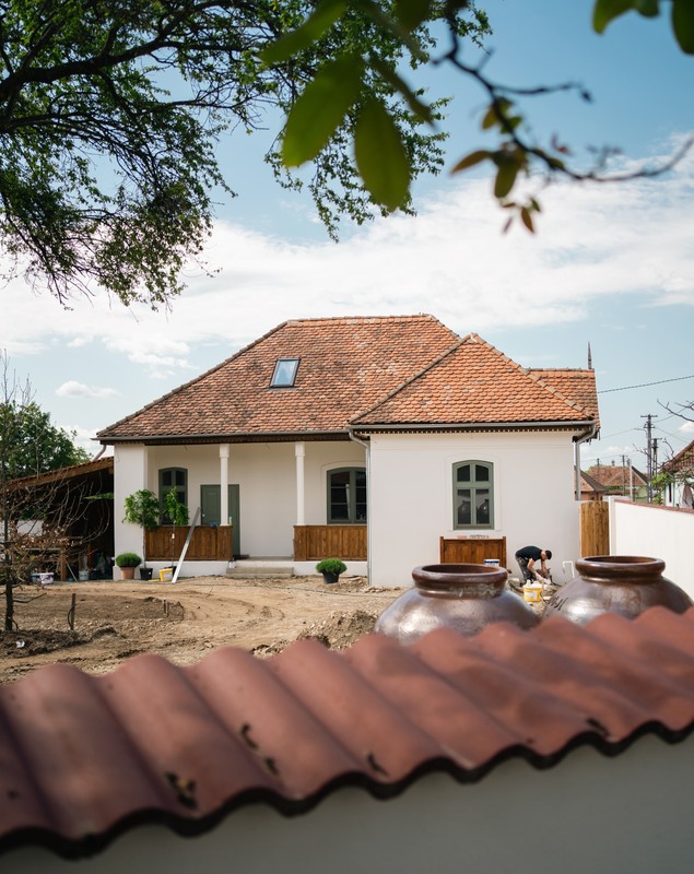 Cum arată „Căminul Cultural” pe care Andreea Esca îl va deschide vara aceasta, în Porumbacu de Sus. „Abia aștept să ne strângem la o cafea”