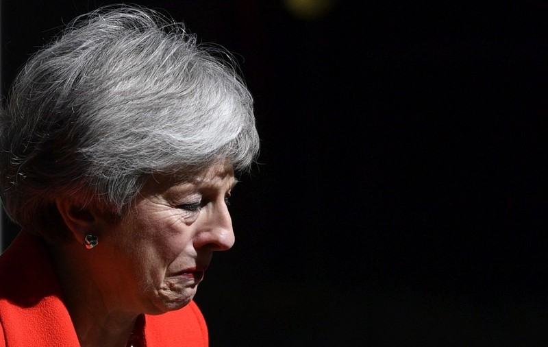 Theresa May demisionează astăzi. Rămâne, însă, premier până în iulie