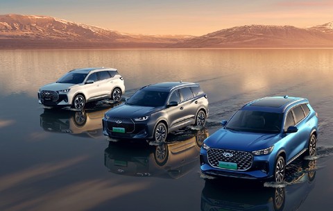 Mai multe mașini Chery Tiggo, o gamă de SUV-uri moderne, cu design premium și tehnologie avansată, disponibilă și în România