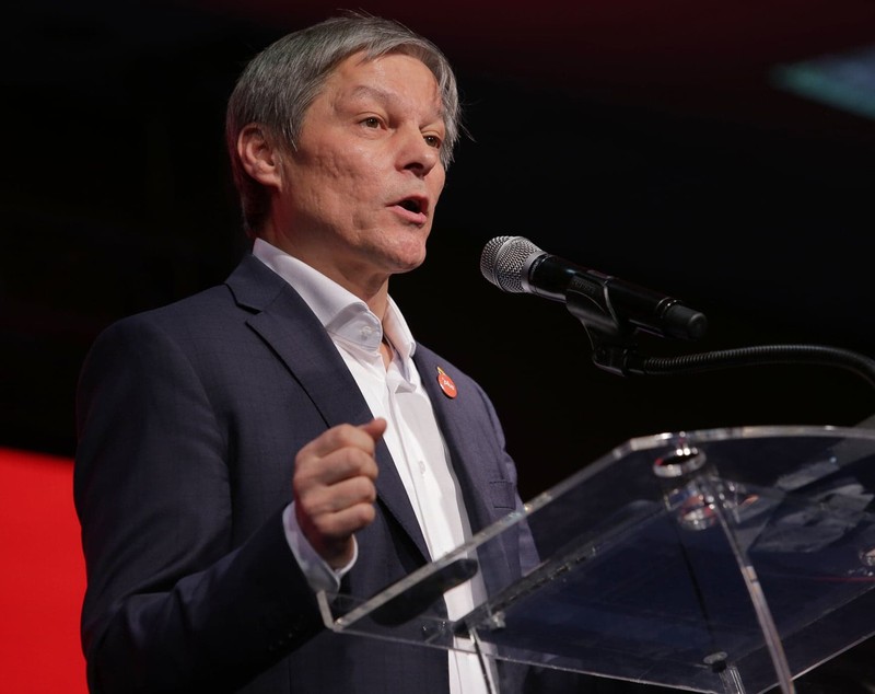 UPDATE. Dacian Cioloş a fost ales preşedintele Partidului Libertăţii, Unităţii şi Solidarităţii