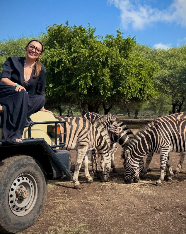 Imagini cu Andra și Cătălin Măruță în vacanță, printre animale sălbatice. Ce experiență au trăit în Mauritius alături de cei doi copii