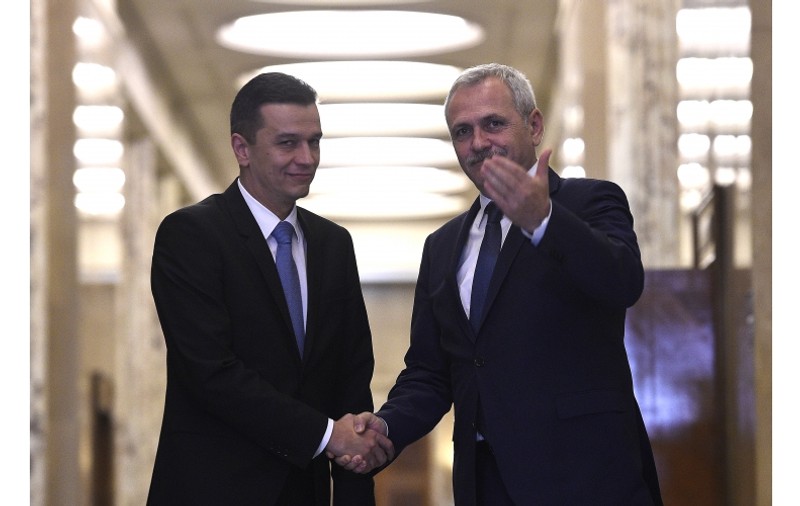 Grindeanu: ”L-am trezit pe Iohannis cu Ordonanța 13. Acum îi dați Guvernul. De ce?!” Premierul i-a cerut demisia lui Dragnea
