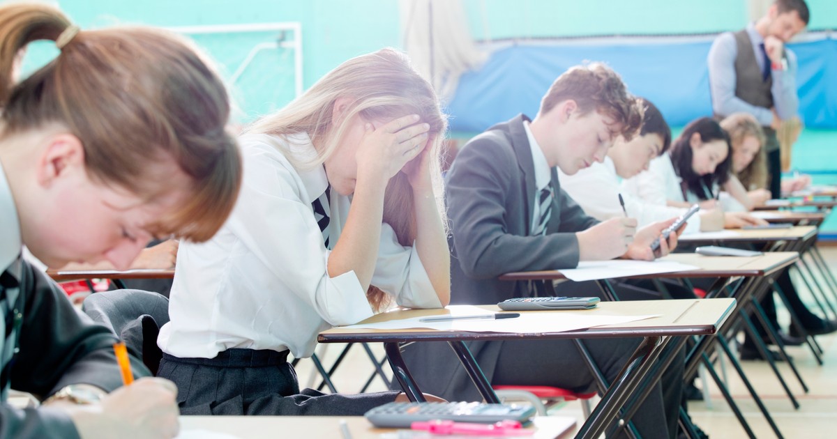 Elevi examen. Foto ilustrativ. Shutterstock