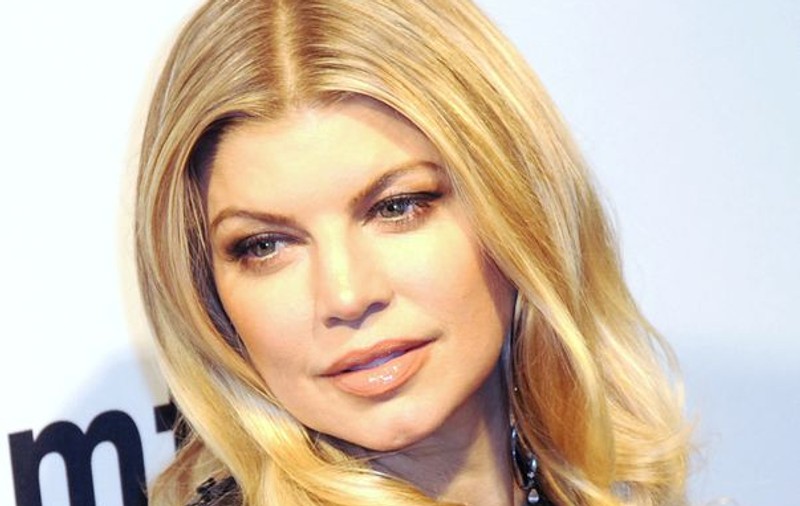 Fergie vrea să-şi schimbe numele în prenume