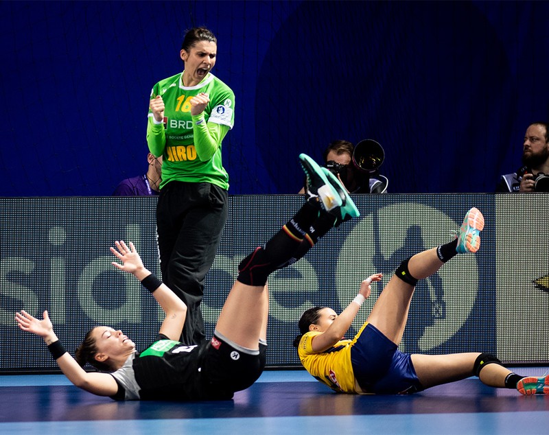 Denisa Dedu, matematicianul din poarta naționalei de handbal a României: ”Calculez mai repede traseele șuturilor adversarelor”