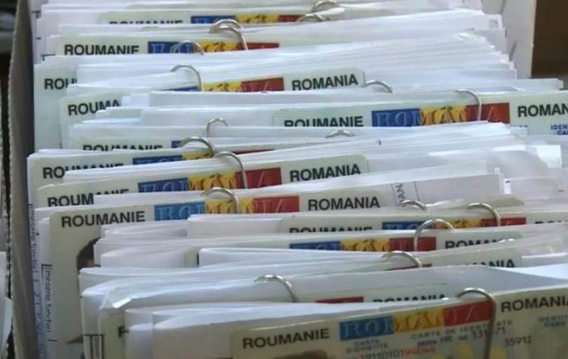 Cum poți să îți schimbi, în mod legal, numele de familie și prenumele