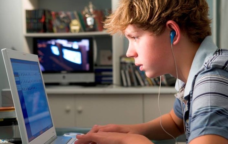 Pe 9 iulie RĂMÂNEM FĂRĂ INTERNET! Vezi cum poţi preveni problema!