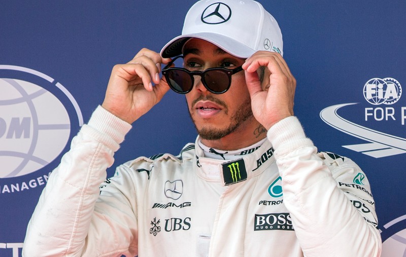 Lewis Hamilton va pleca din pole position în Marele Premiu al Malaeziei. Cine îl urmează