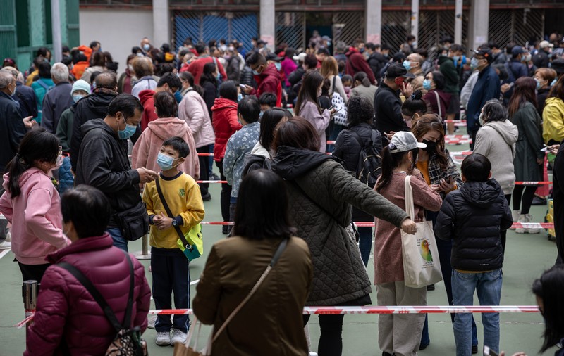 Hong Kong impune din martie testarea COVID obligatorie pentru toți locuitorii