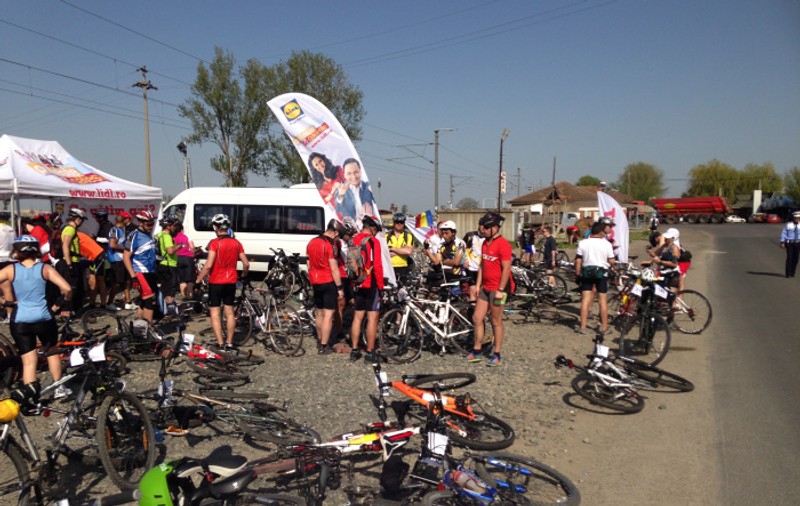 ”Tradiția” continuă. 480 de sportivi amatori pleacă cu bicicleta la mare 