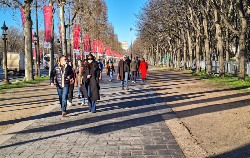 REPORTAJ | Cum am trăit Revelionul la Paris, capitala europeană cea mai lovită de noul val COVID