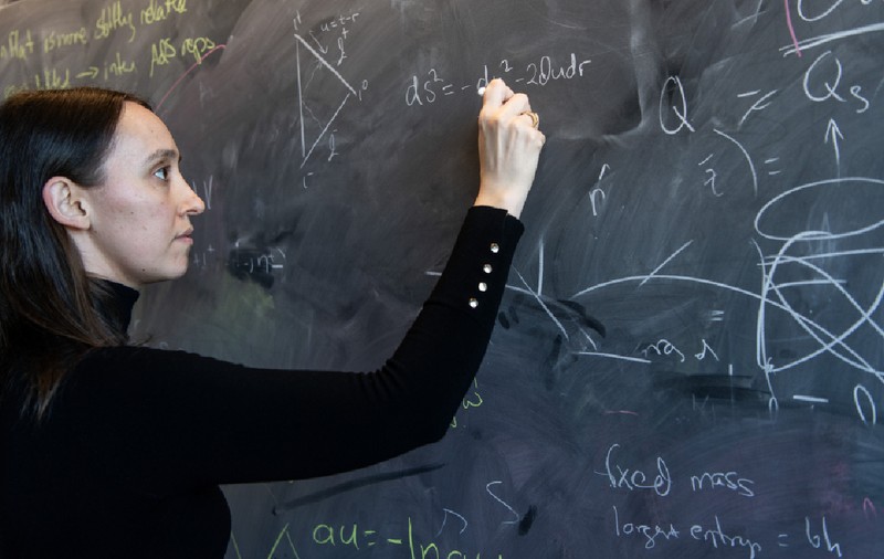 Cine este Sabrina Gonzalez Pasterski, femeia supranumită „viitorul Einstein”: NASA și Jeff Bezos au vrut s-o angajeze, a refuzat o ofertă de 1.100.000 de dolari
