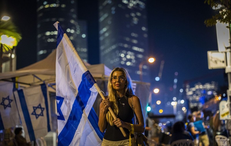 Un sondaj arată că 49% dintre israelieni vor o amânare a ofensivei terestre în Gaza. Care este motivul