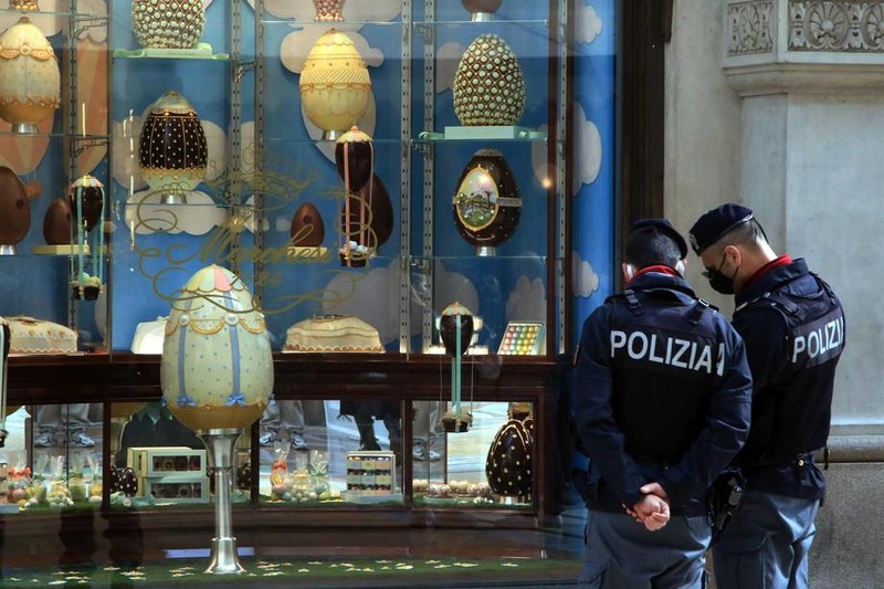 Pentru al doilea an la rând, Paștele are loc sub restricții impuse din cauza pandemiei COVID-19 | Foto: EPA