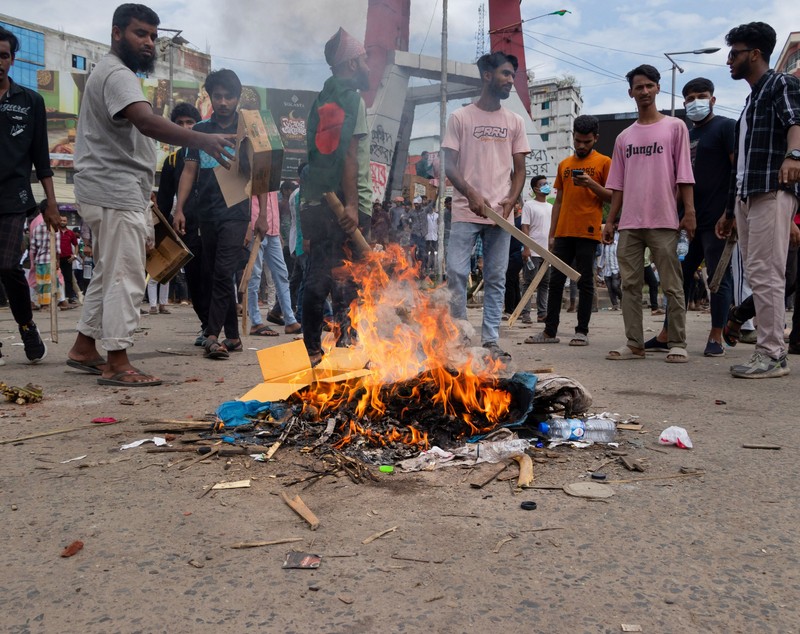 Stare de asediu în Bangladesh. Cel puţin 73 de oameni au murit în timpul unor manifestaţii antiguvernamentale
