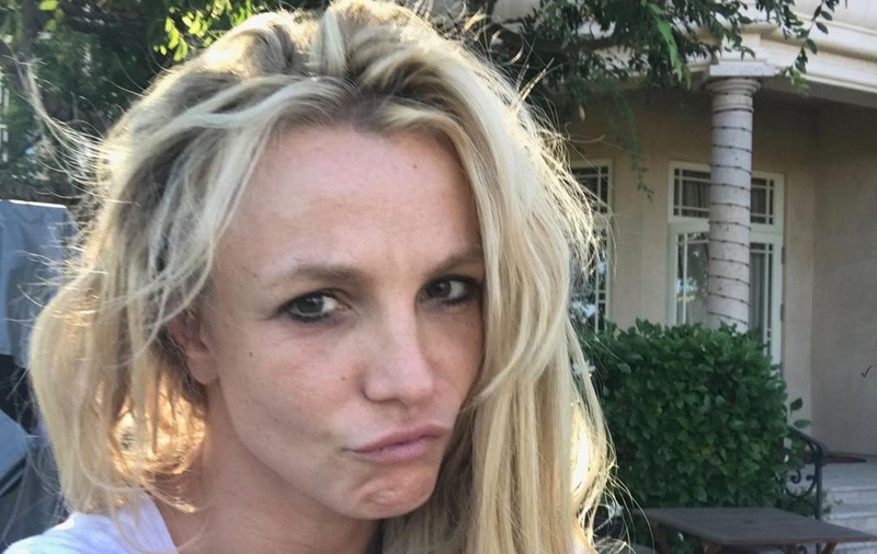 Britney Spears s-a internat într-o clinică de psihiatrie