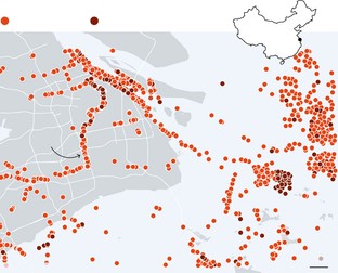 Numeroase nave cargo așteaptă să fie descărcate în largul portului Shanghai | Sursa: Der Spiegel