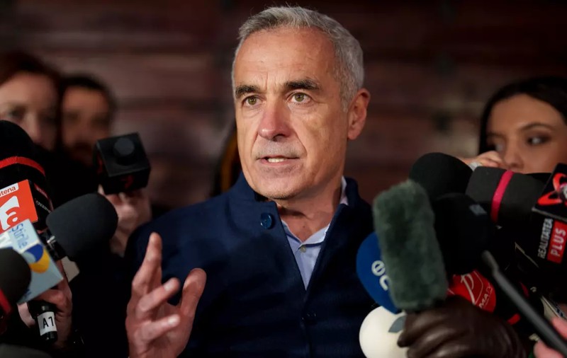 Mihai Găinușă, parodie pe TikTok la adresa lui Călin Georgescu: „Apa e divină. În fiecare dimineață îmi iau informațiile din apă”