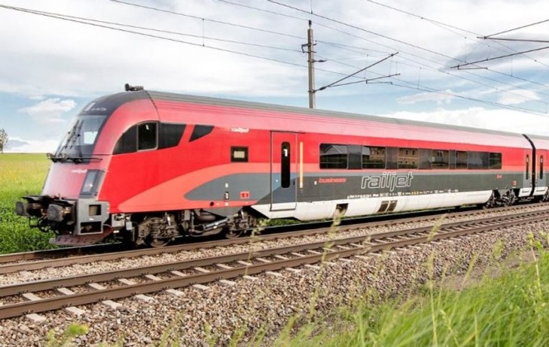 Tren direct pe ruta Cluj - Viena. Cât durează călătoria
