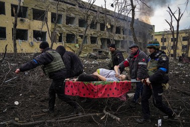 Spitalul din Mariupol, lovit cu rachete de forțele ruse, Foto: Profimedia Images