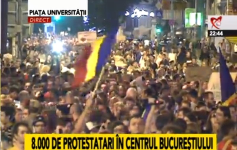 CENTRUL CAPITALEI, PARALIZAT! 10.000 de oameni protestează faţă de proiectul minier de la Roşia Montană