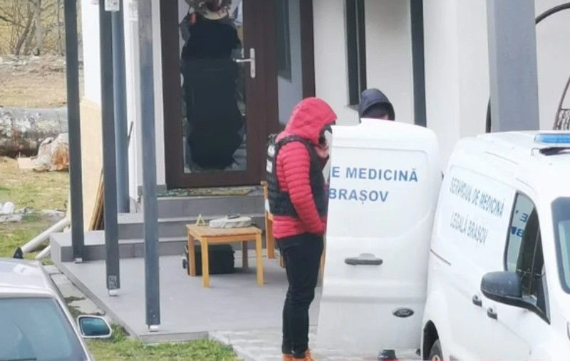 Suspectul în cazul dublei crime de la Bran a scris într-un bilet că victimele i-au făcut „vrăji”. Anchetatorii verifică dacă a avut un complice