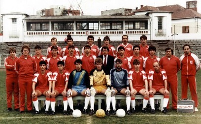 Echipa ardeleană, sezonul 1990-1991. Sandu Gaica, al cincilea din stânga, rândul din mijloc
