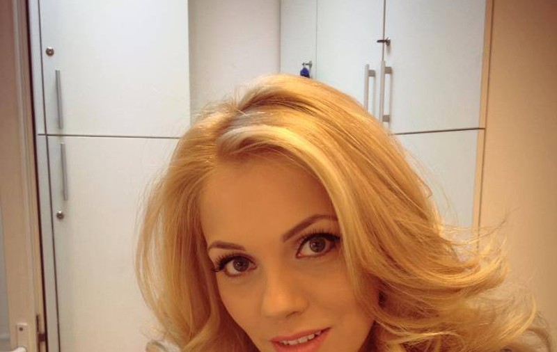 Andreea Ibacka A PURTAT UN ACCESORIU care I-A ÎNNEBUNIT PE FANI | FOTO