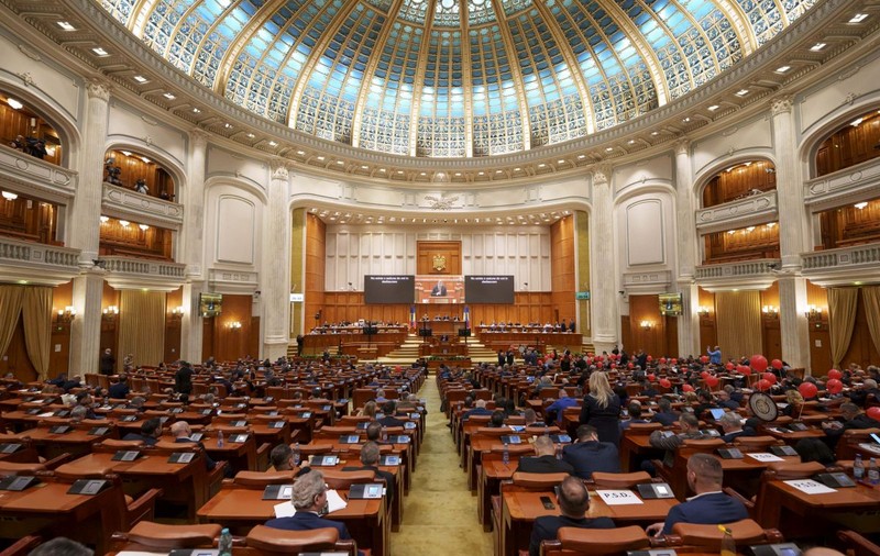 Parlamentarii partidelor extremiste AUR, POT și SOS acuză de „liberticid” legea care luptă cu antisemitismul