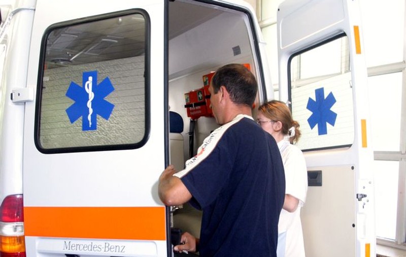 Un copil de doi ani din Argeş s-a înecat într-un bazin din curtea casei