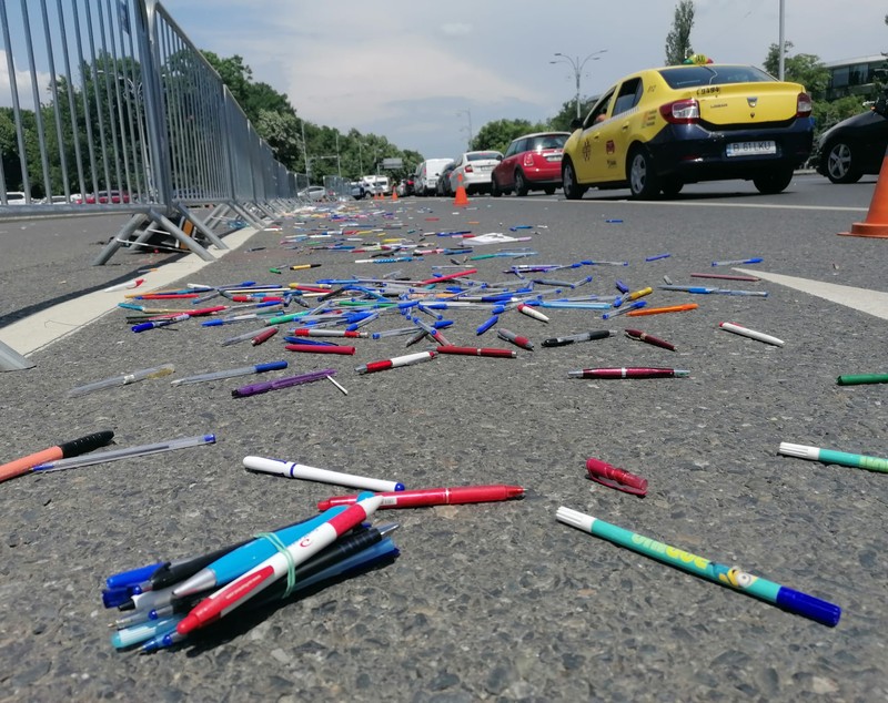 „Nu se poate România educată, cu salarii de altădată”. Mii de cadre didactice au protestat în stradă, în a patra zi de grevă