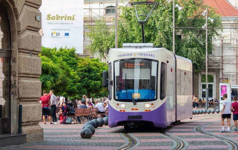 Supraveghere cu inteligență artificială în autobuzele și tramvaiele din Timișoara. Ce vor detecta cele 90 de camere video