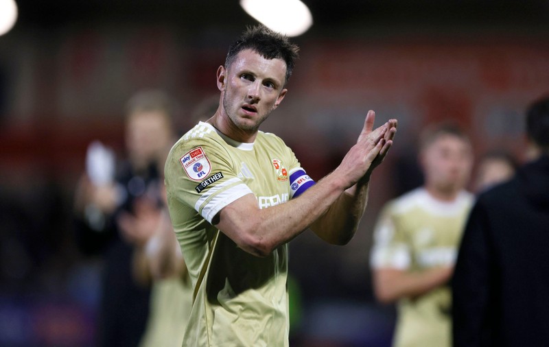 Fotbalist suspendat 7 meciuri din cauză că a atins zonele intime ale adversarilor, în Anglia: „Intruziv, ofensator, intenționat”