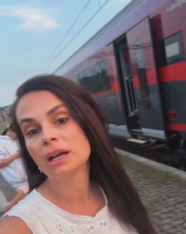 Anca Serea, clipe dificile în vacanța cu copiii: Trenul spre Viena a rămas fără electricitate la temperaturi extreme. „Suntem șocați!”