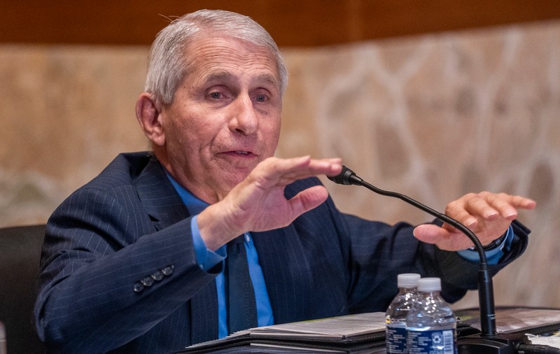Anthony Fauci s-a îmbolnăvit de COVID-19. În ce stare se află doctorul care a condus politica sanitară a SUA în timpul pandemiei